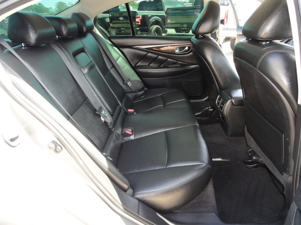 Photo 7 of this INFINITI Q50