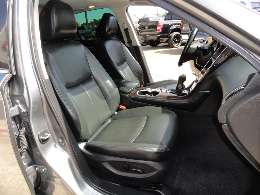 Photo 8 of this INFINITI Q50
