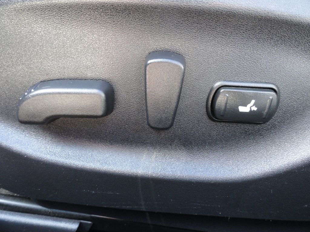 Photo 25 of this INFINITI Q50