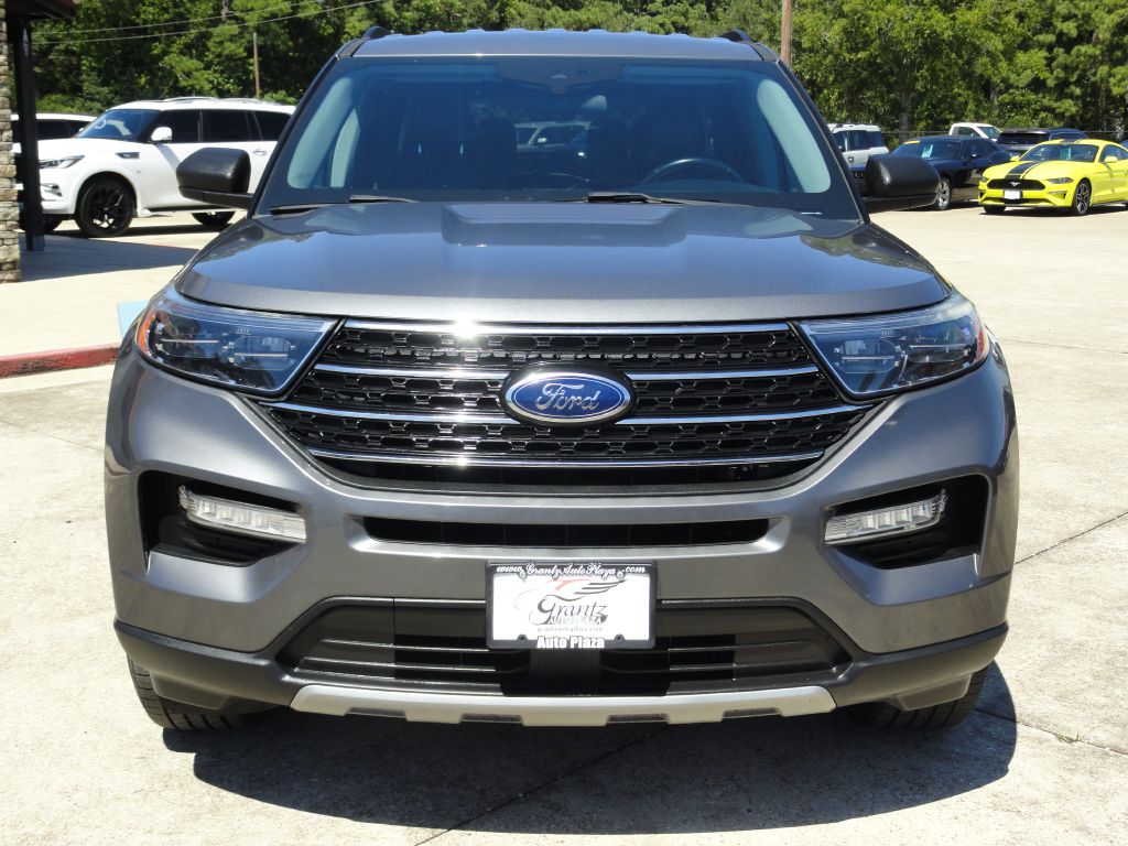 Photo 2 of this FORD EXPLORER