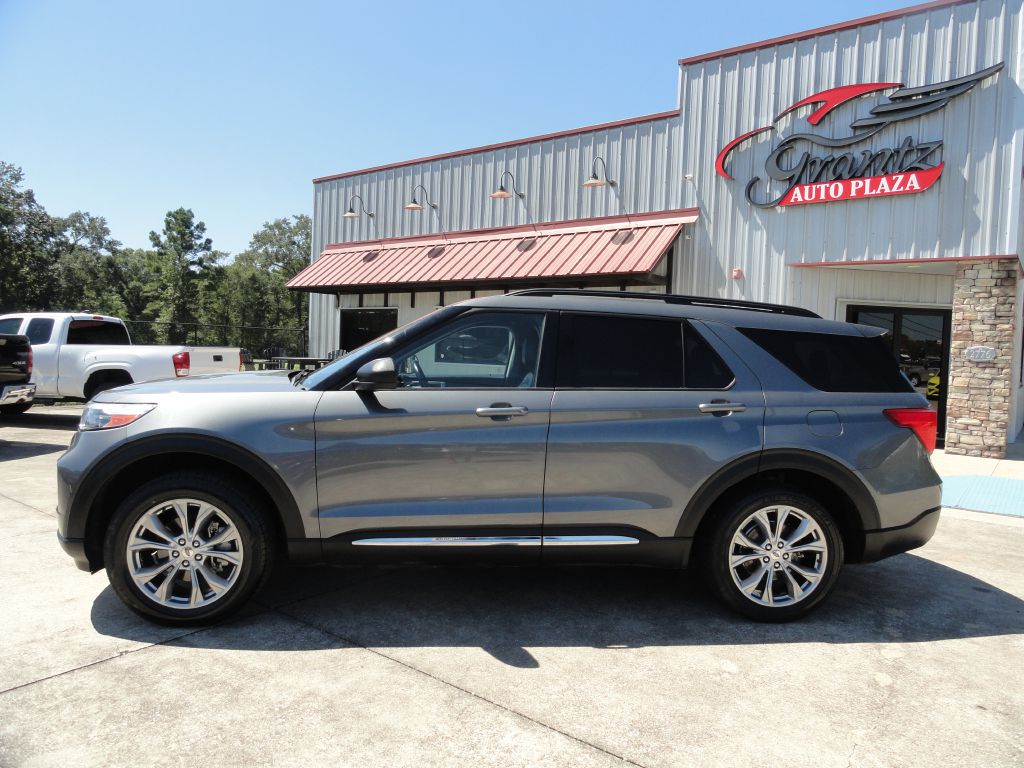 Photo 3 of this FORD EXPLORER