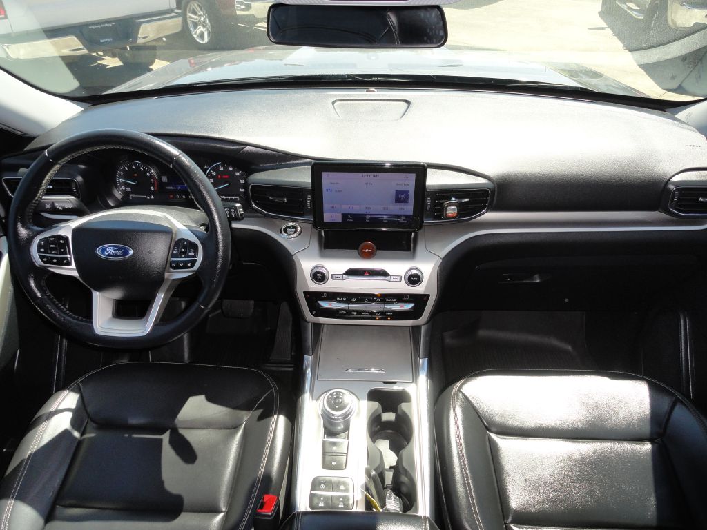 Photo 6 of this FORD EXPLORER