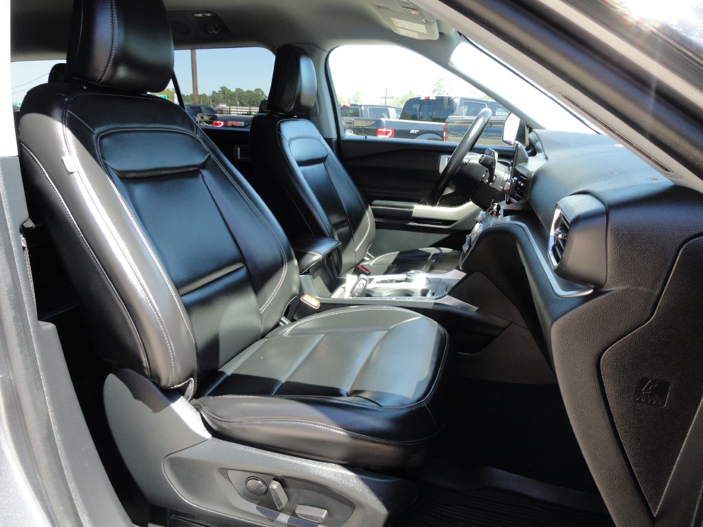 Photo 7 of this FORD EXPLORER