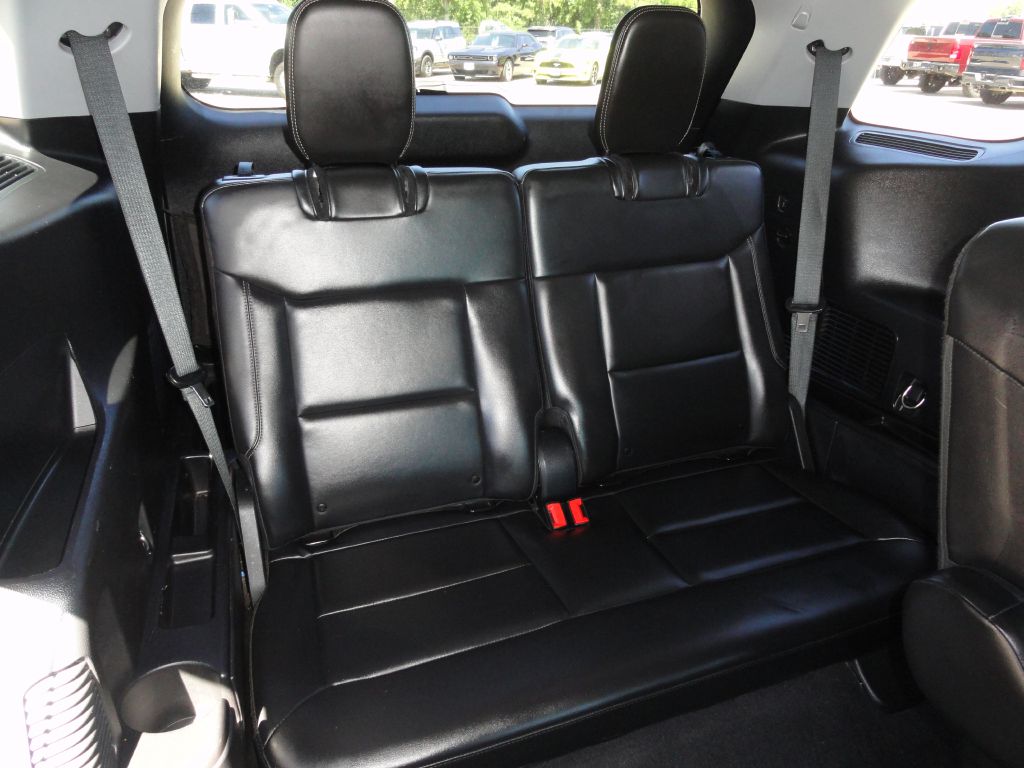 Photo 10 of this FORD EXPLORER