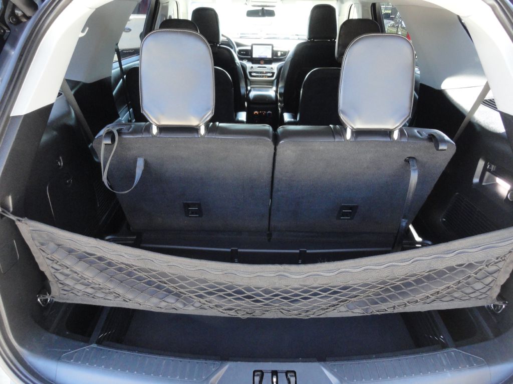 Photo 16 of this FORD EXPLORER
