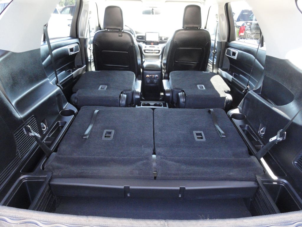 Photo 18 of this FORD EXPLORER