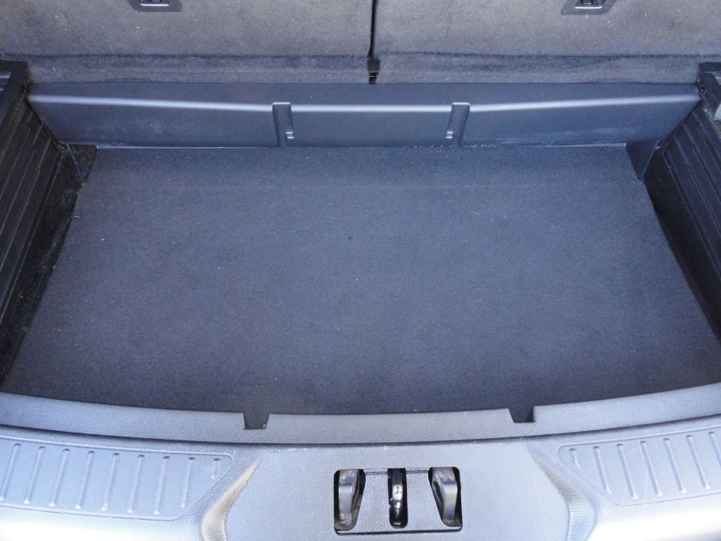 Photo 19 of this FORD EXPLORER