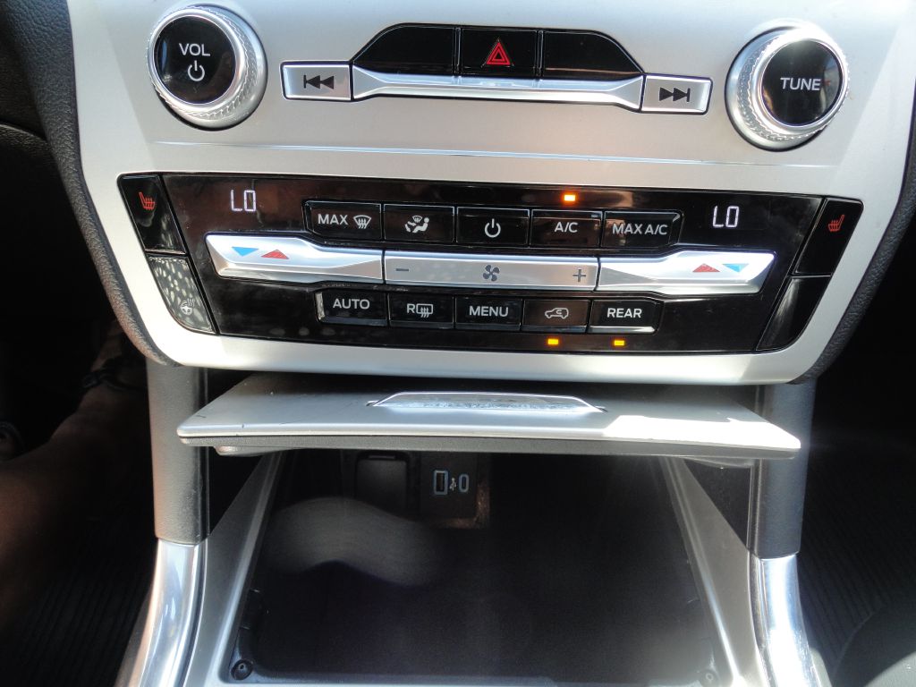 Photo 27 of this FORD EXPLORER