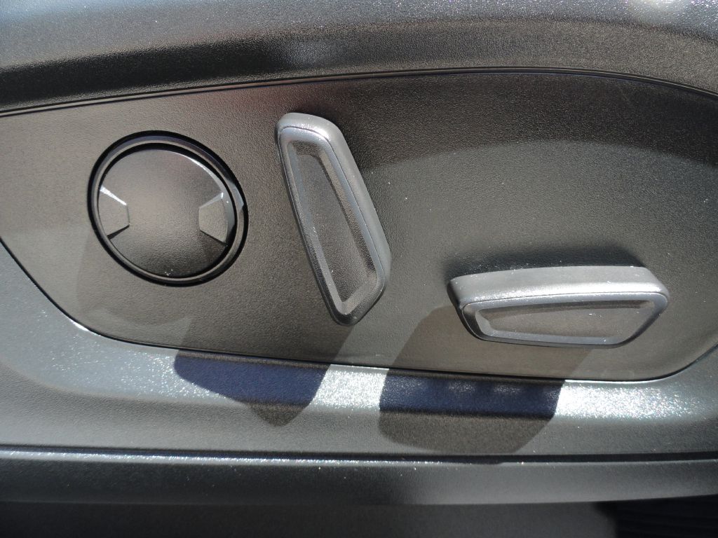 Photo 30 of this FORD EXPLORER