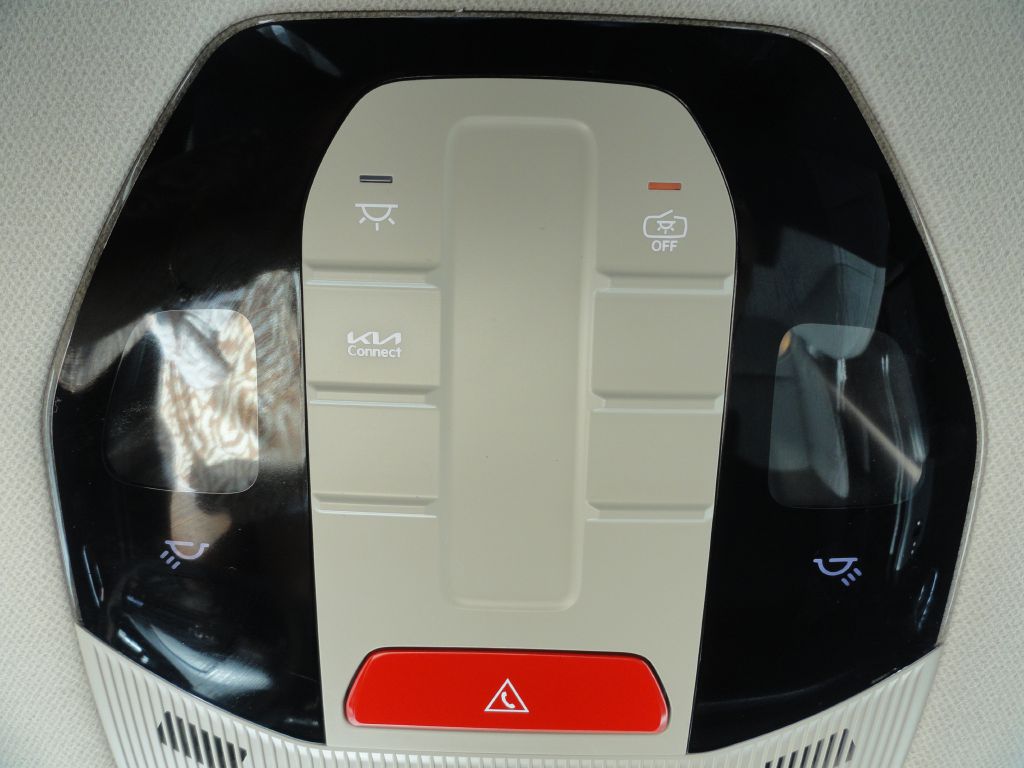 Photo 24 of this KIA K4