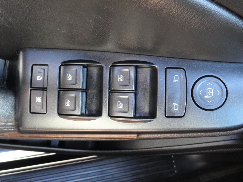 Photo 32 of this CHEVROLET TAHOE
