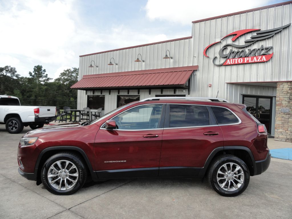 Photo 3 of this JEEP CHEROKEE