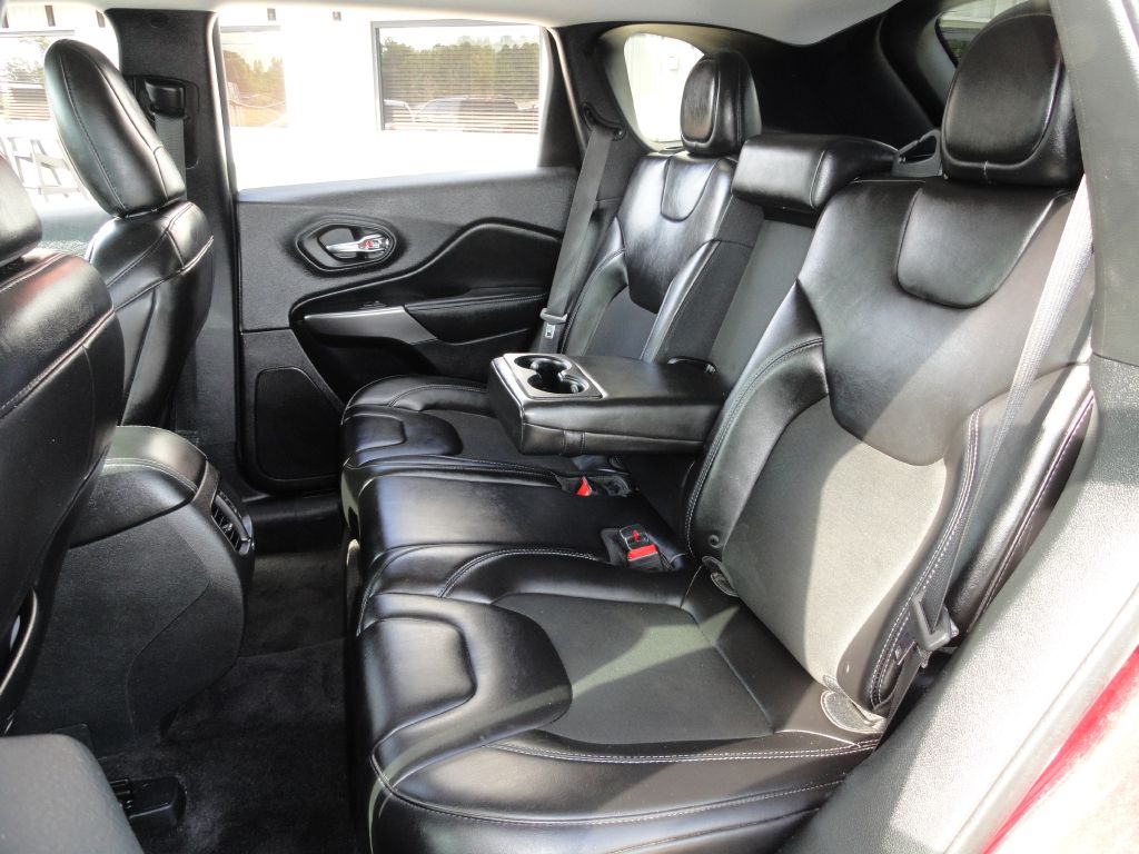 Photo 9 of this JEEP CHEROKEE