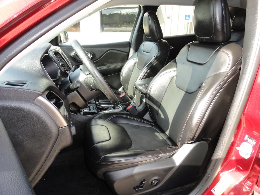 Photo 10 of this JEEP CHEROKEE
