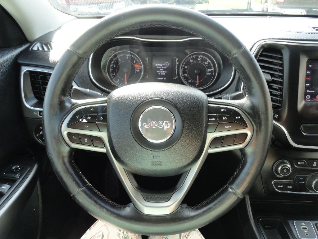 Photo 20 of this JEEP CHEROKEE