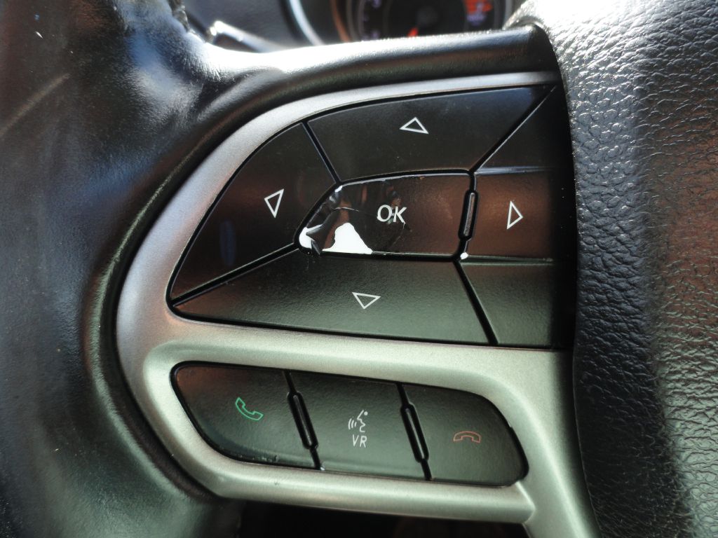 Photo 21 of this JEEP CHEROKEE