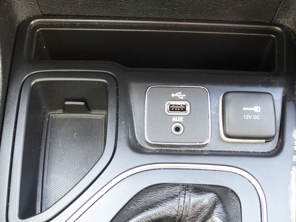 Photo 24 of this JEEP CHEROKEE