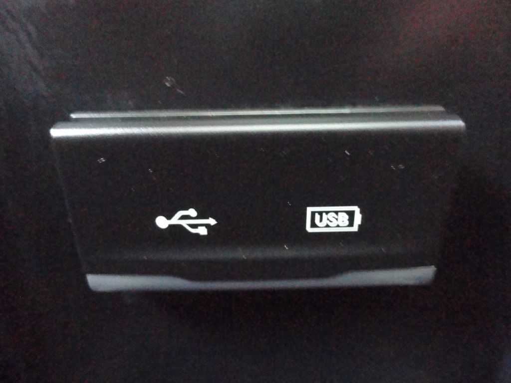 Photo 26 of this JEEP CHEROKEE
