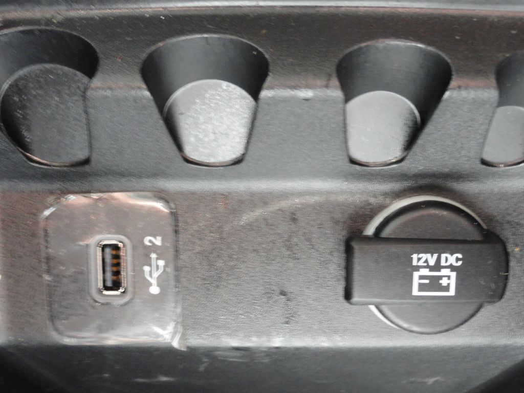 Photo 30 of this JEEP CHEROKEE