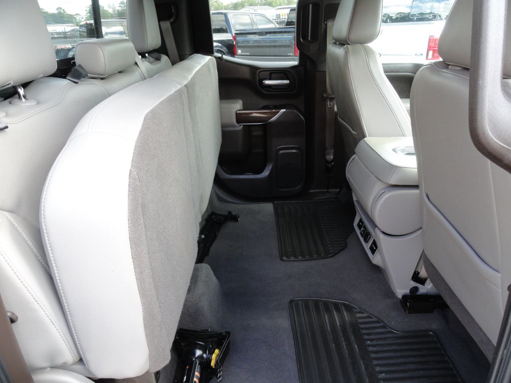 Photo 8 of this CHEVROLET SILVERADO 1500