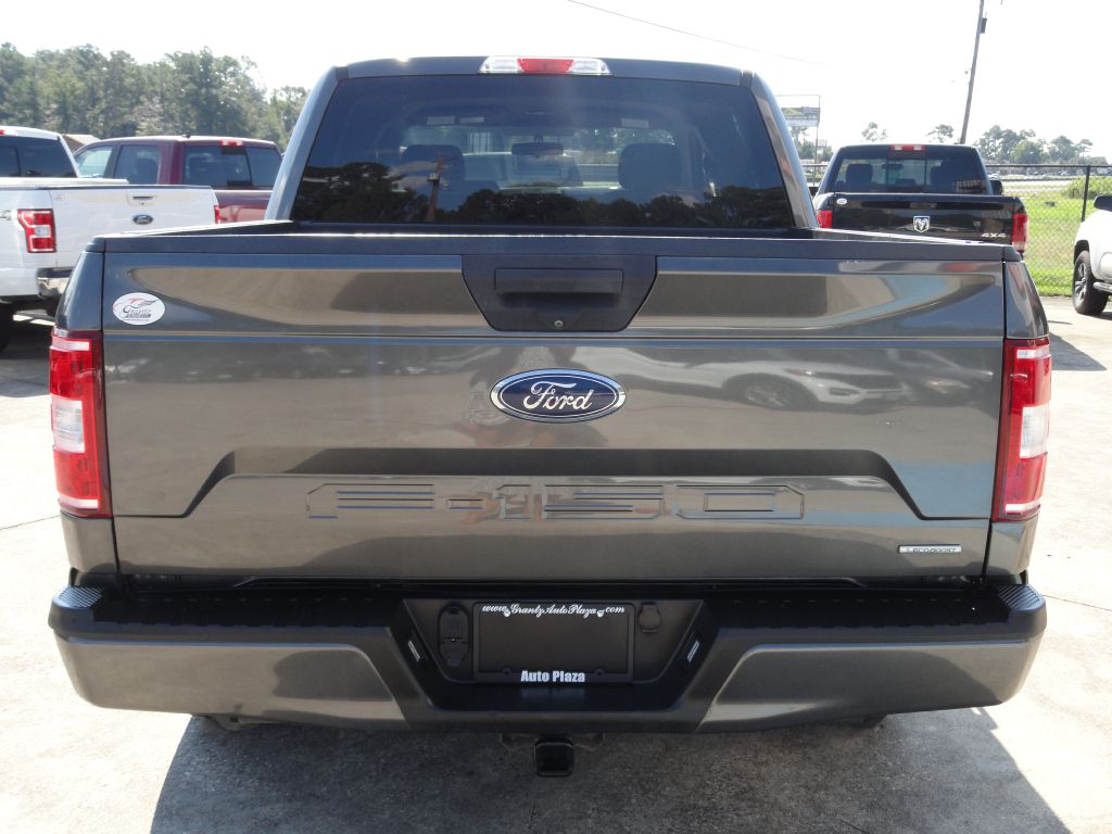 Photo 4 of this FORD F150