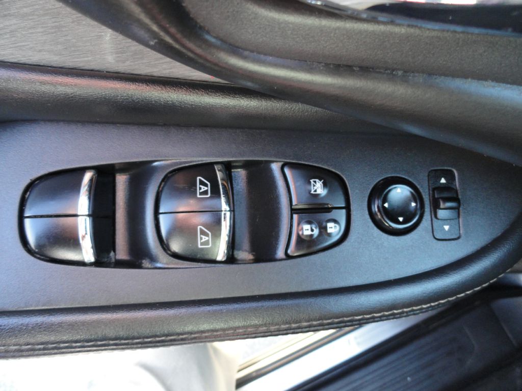 Photo 30 of this NISSAN MURANO