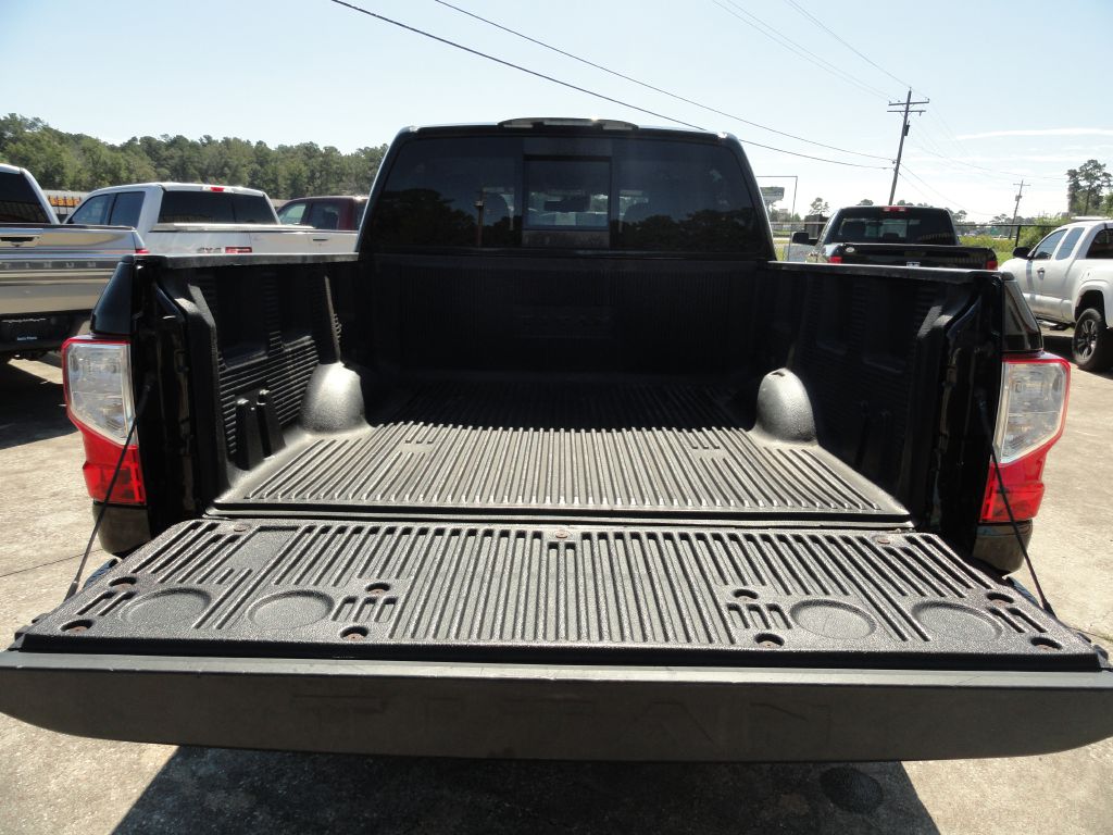 Photo 6 of this NISSAN TITAN