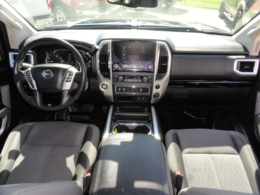 Photo 7 of this NISSAN TITAN