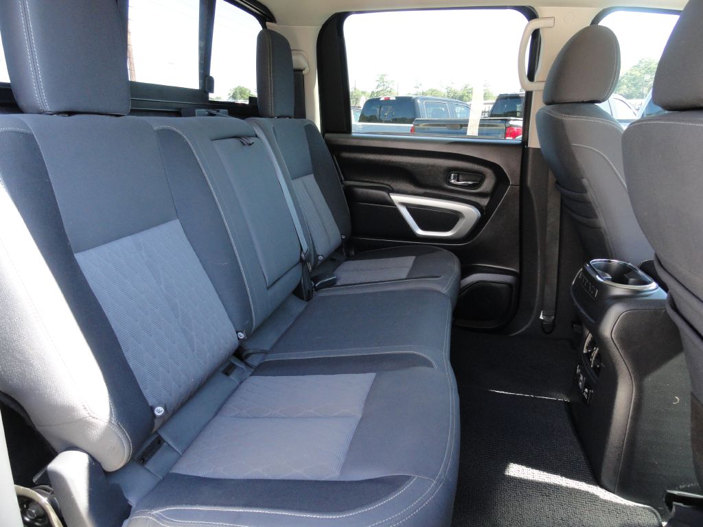 Photo 8 of this NISSAN TITAN