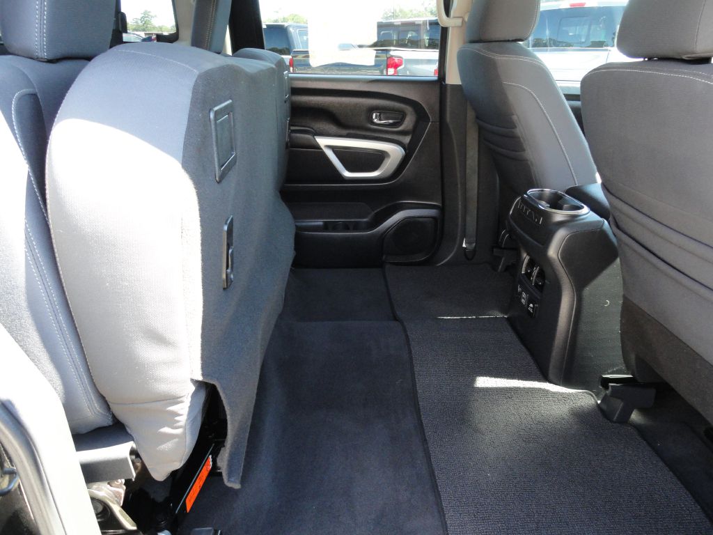Photo 9 of this NISSAN TITAN