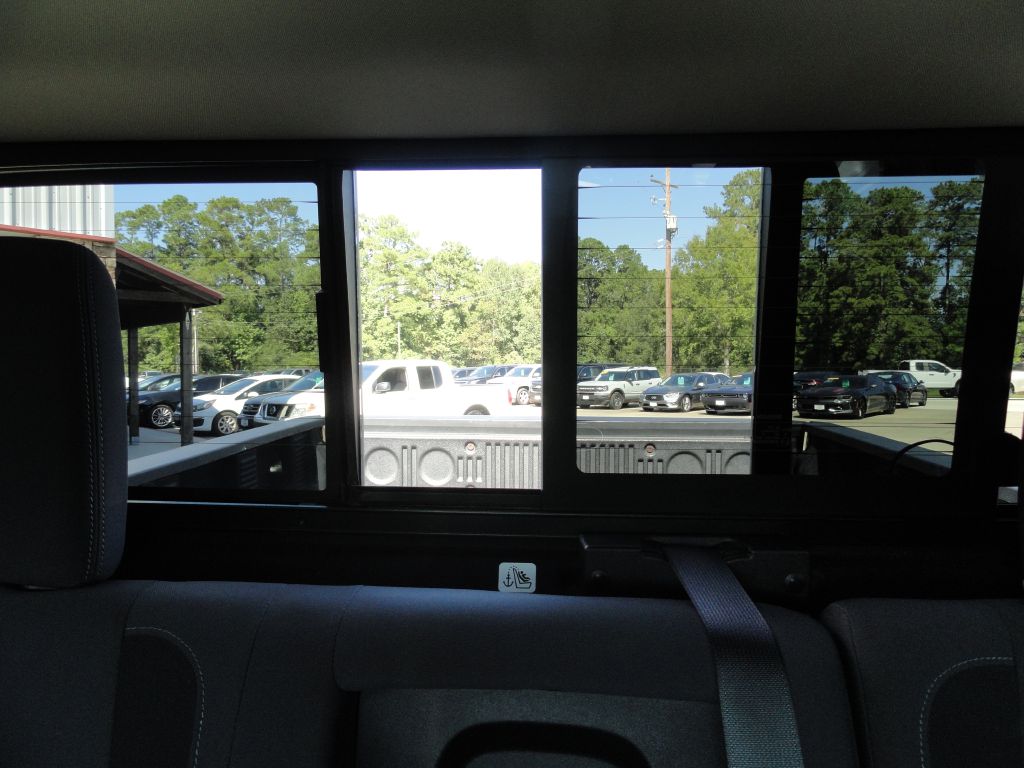 Photo 24 of this NISSAN TITAN
