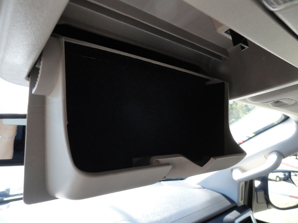 Photo 28 of this NISSAN TITAN