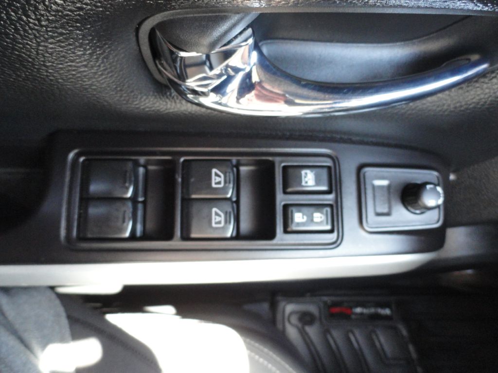 Photo 32 of this NISSAN TITAN