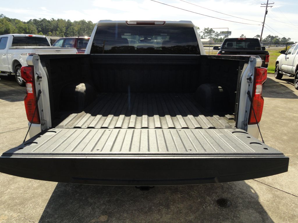Photo 12 of this CHEVROLET SILVERADO LTD 1