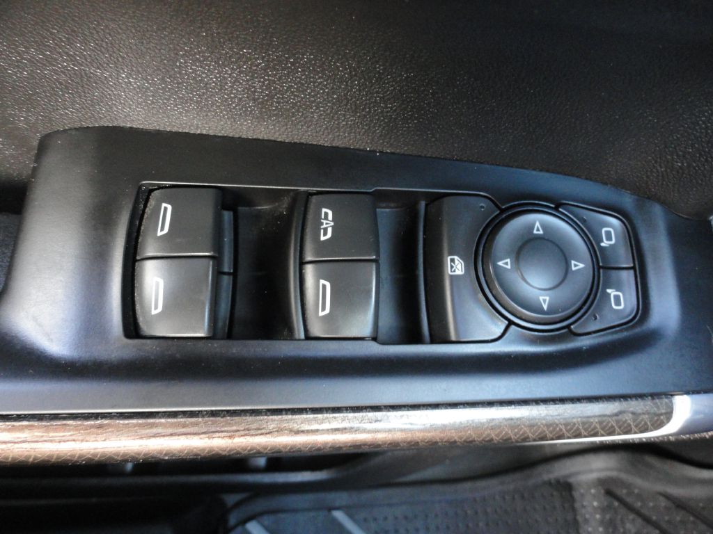 Photo 27 of this CHEVROLET SILVERADO LTD 1