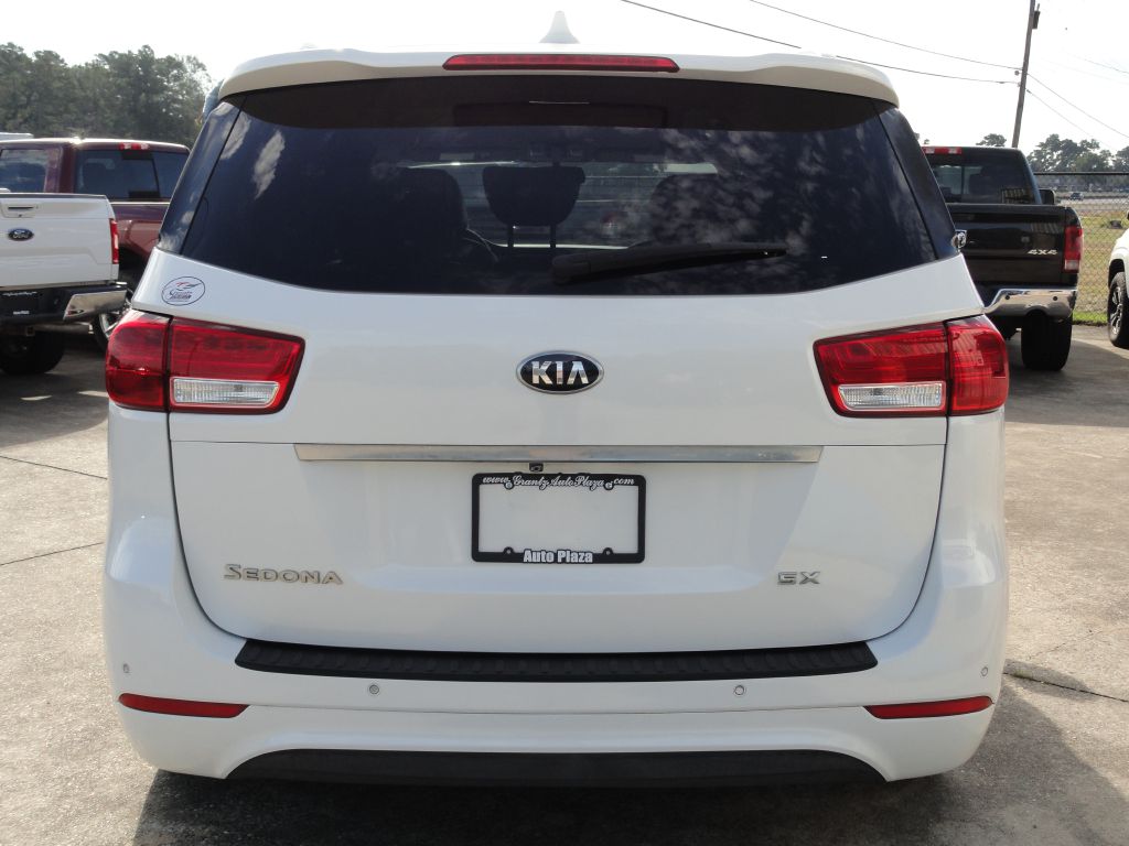 Photo 4 of this KIA SEDONA