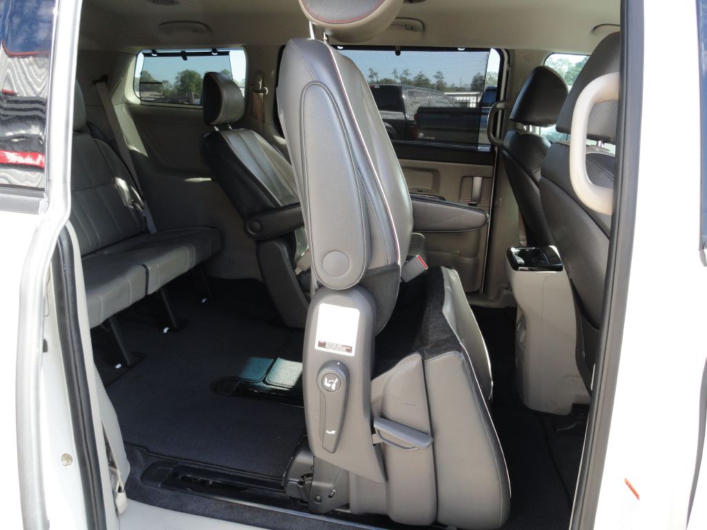 Photo 9 of this KIA SEDONA