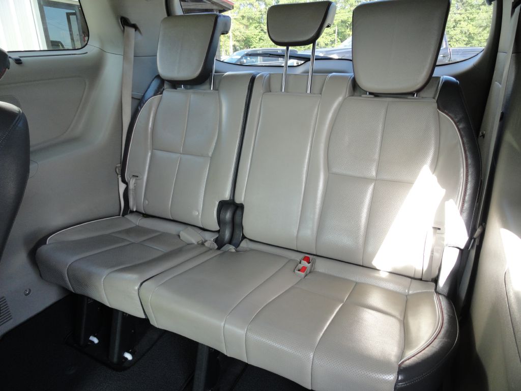 Photo 11 of this KIA SEDONA