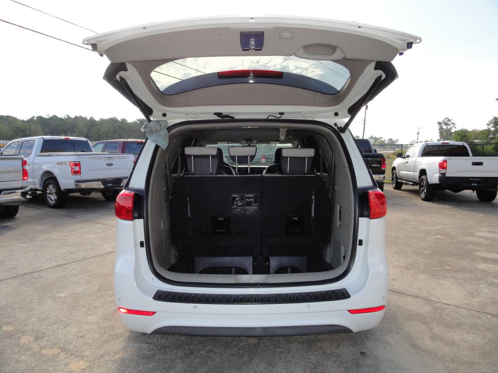 Photo 15 of this KIA SEDONA