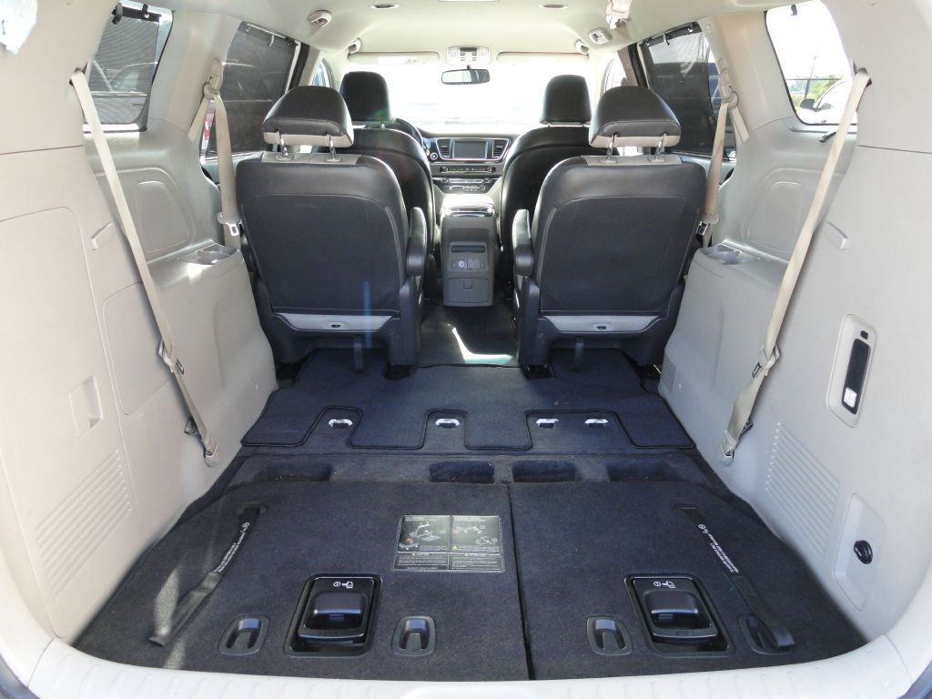 Photo 18 of this KIA SEDONA
