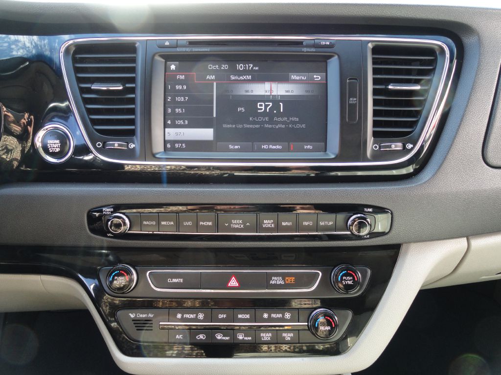 Photo 21 of this KIA SEDONA