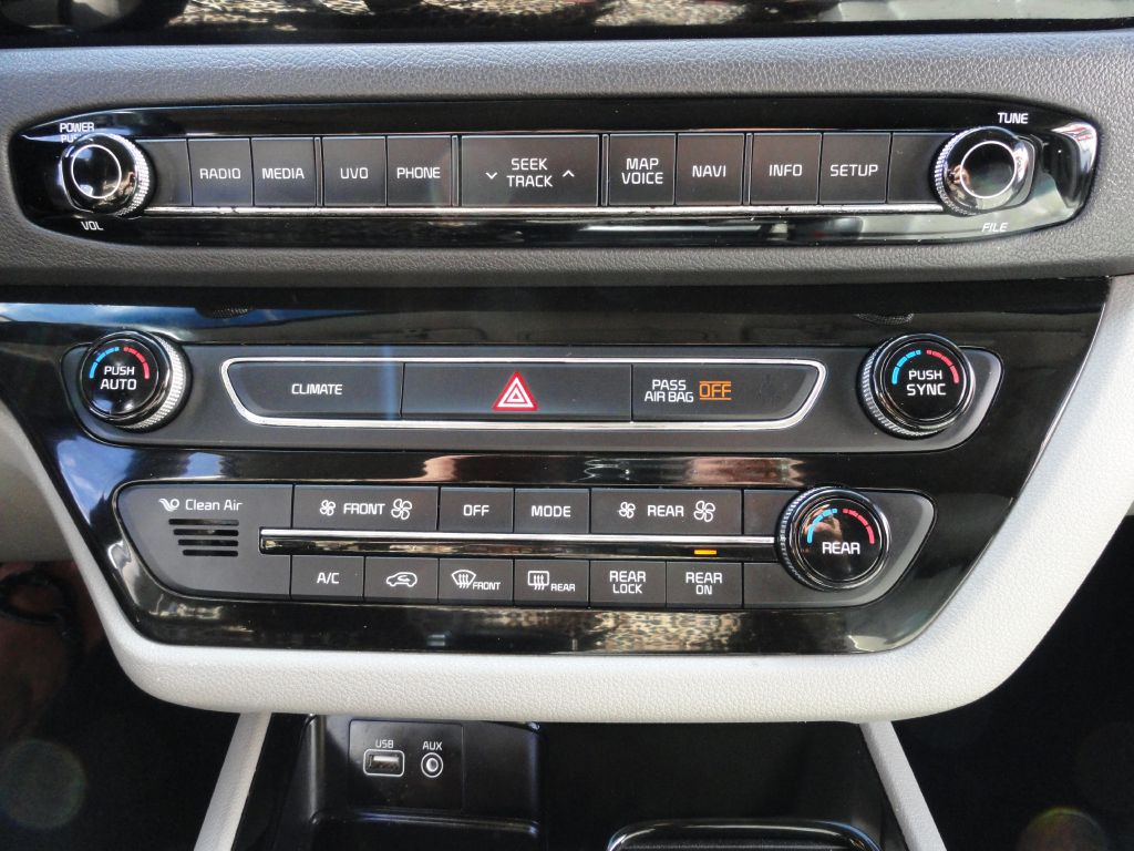 Photo 28 of this KIA SEDONA