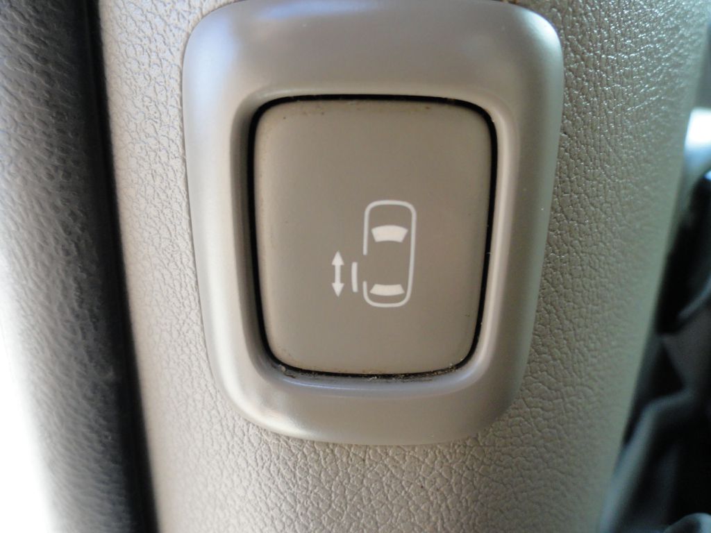 Photo 34 of this KIA SEDONA