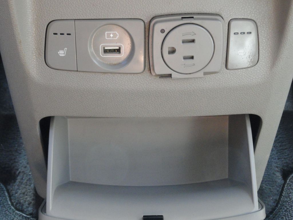 Photo 41 of this KIA SEDONA