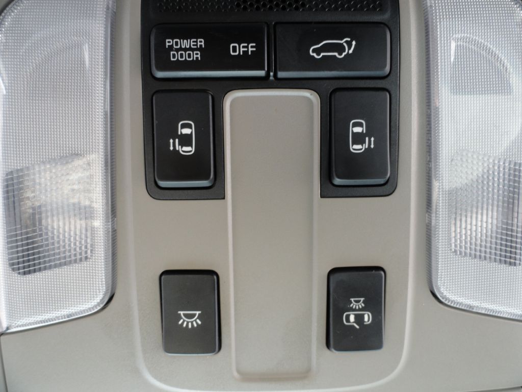 Photo 45 of this KIA SEDONA