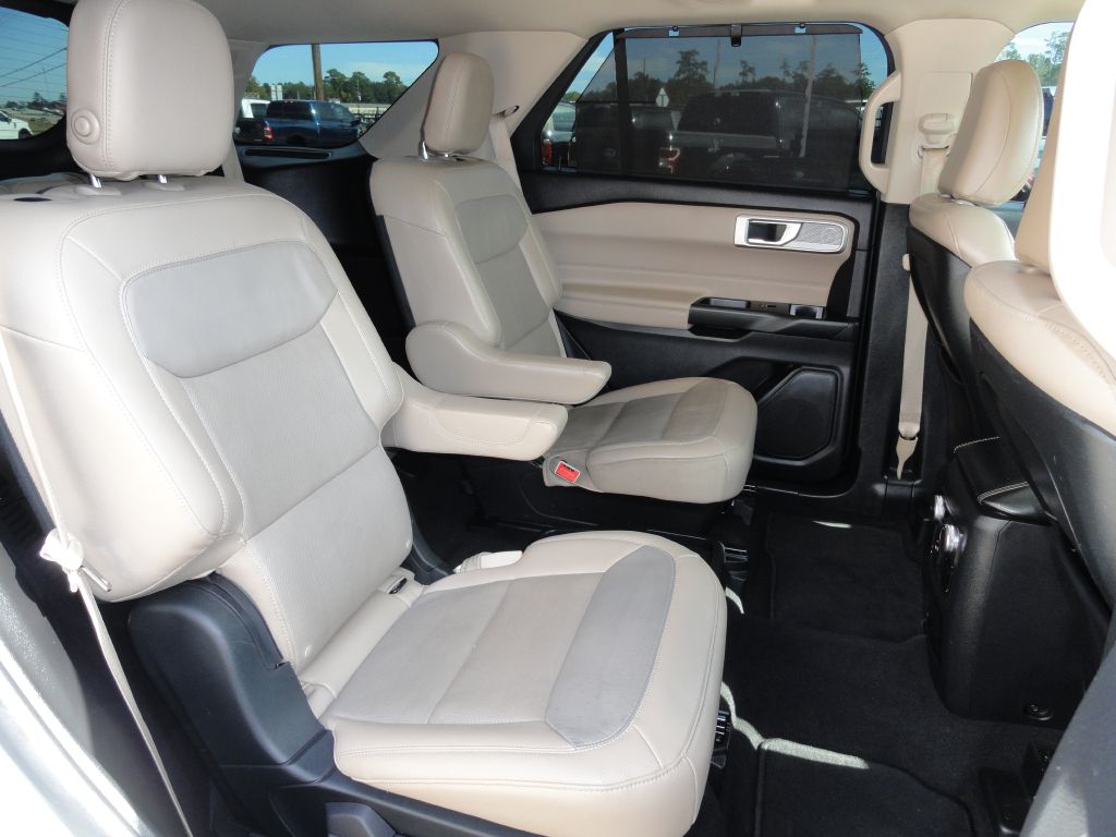 Photo 7 of this FORD EXPLORER