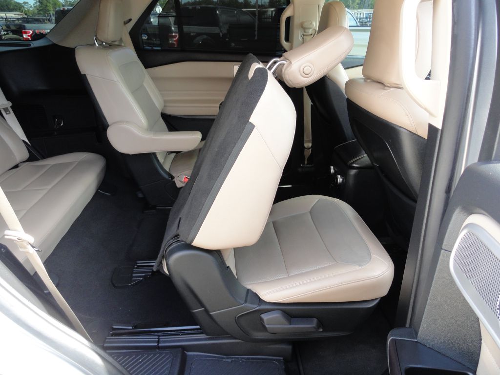 Photo 8 of this FORD EXPLORER