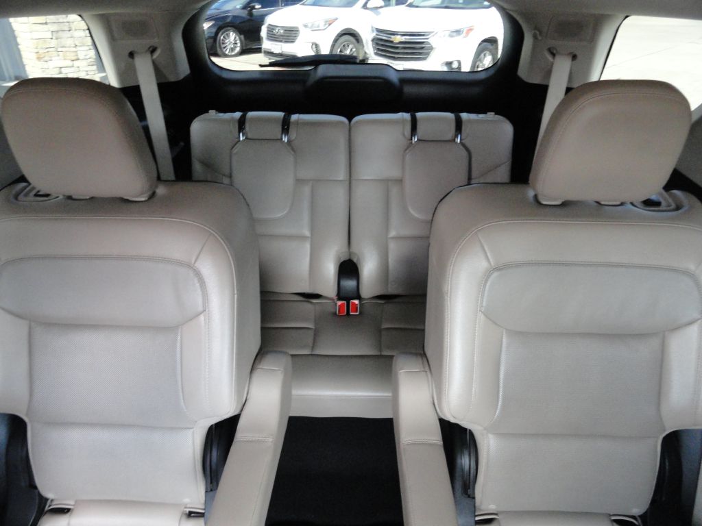 Photo 10 of this FORD EXPLORER