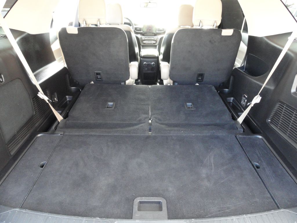 Photo 18 of this FORD EXPLORER