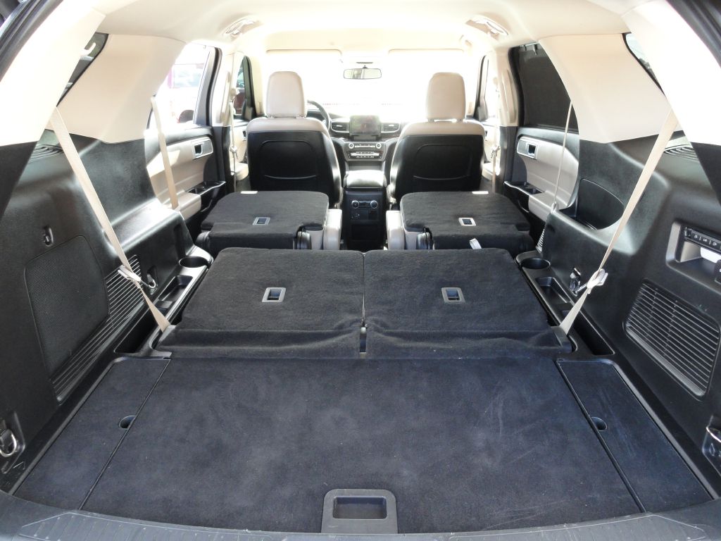 Photo 19 of this FORD EXPLORER